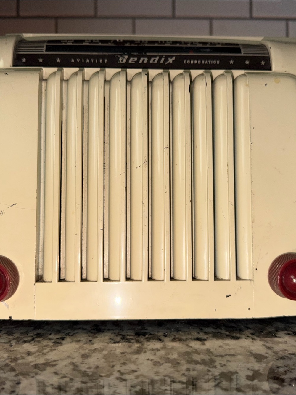 Bendix Vintage Portable tube Radio